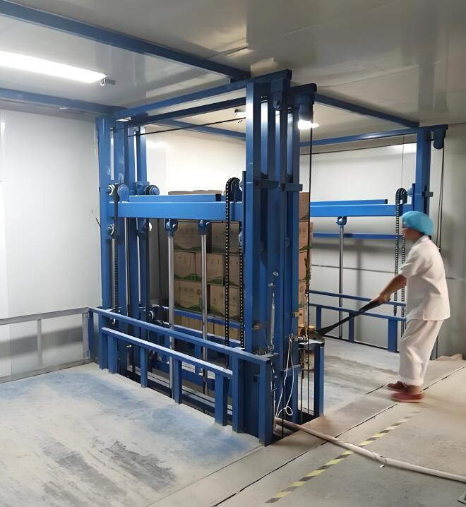 倉庫貨梯搬運(yùn)